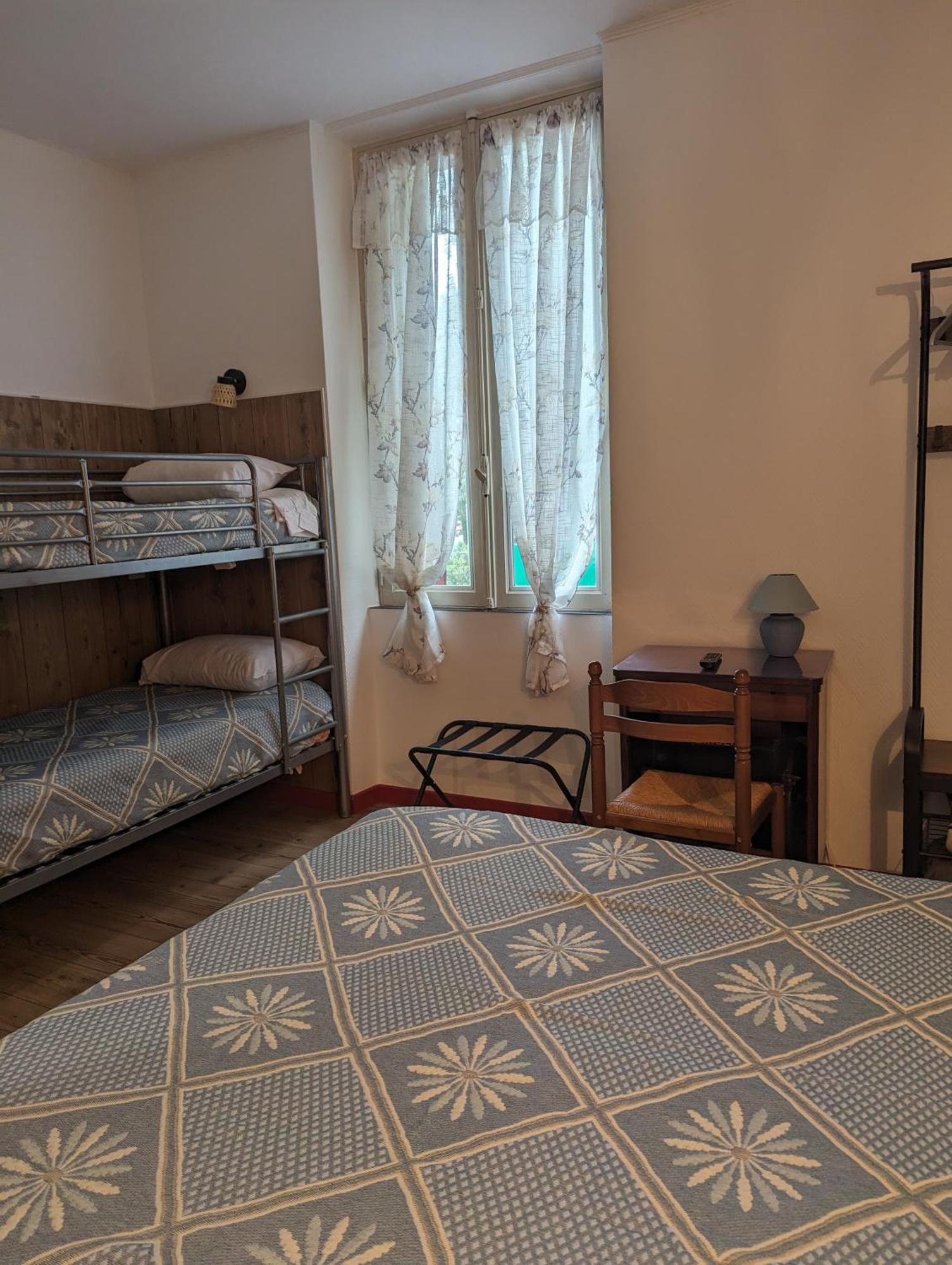 Auberge Des Pins Aubenas Kültér fotó